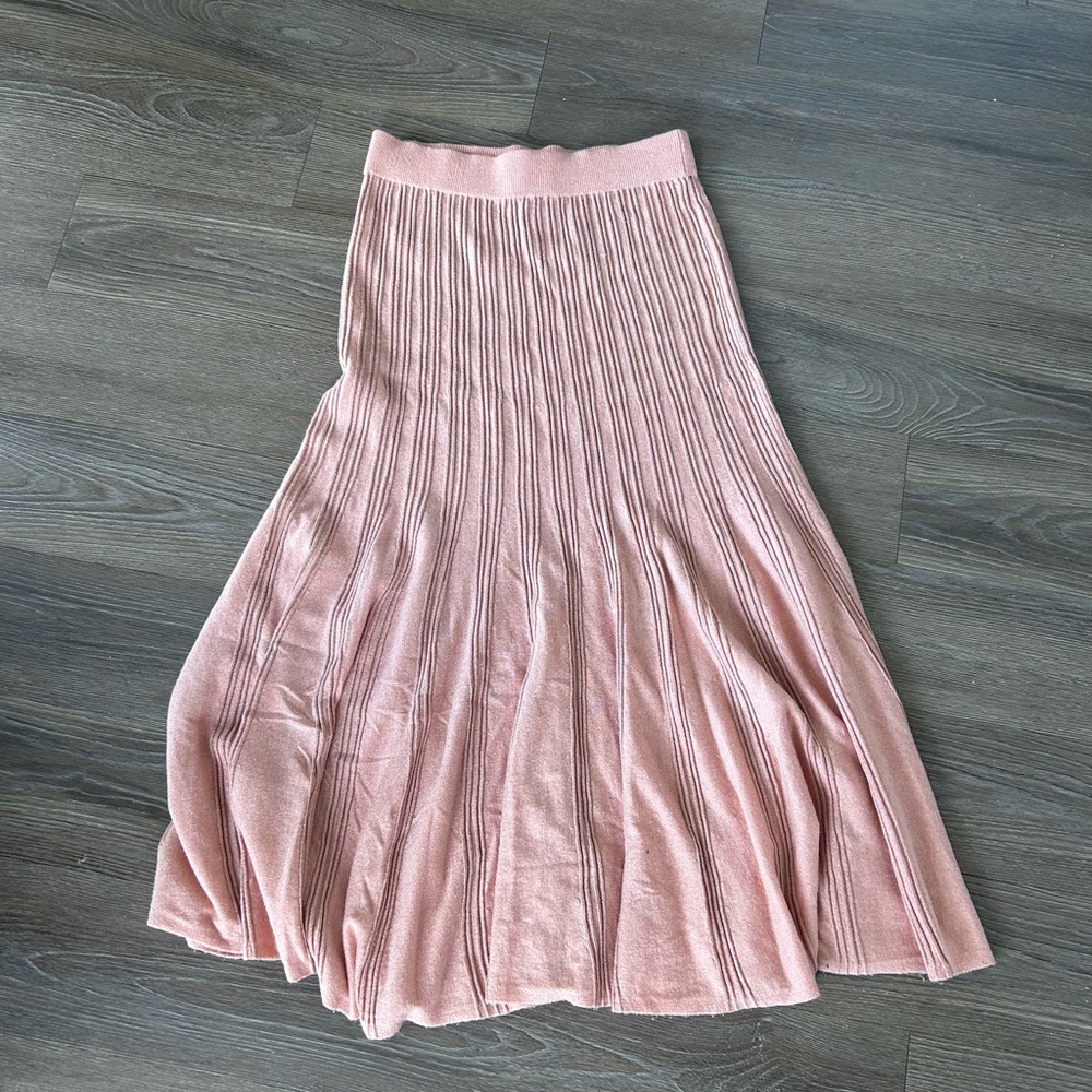 Express knit Skirt- pink metallic ribbed.